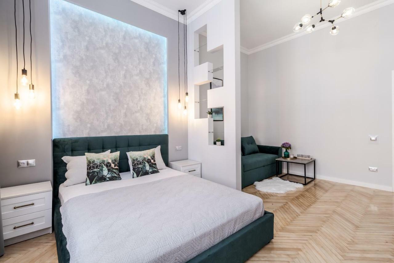 Modern Apartment Lviv Eksteriør billede