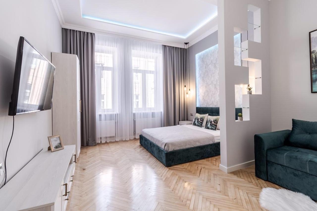 Modern Apartment Lviv Eksteriør billede