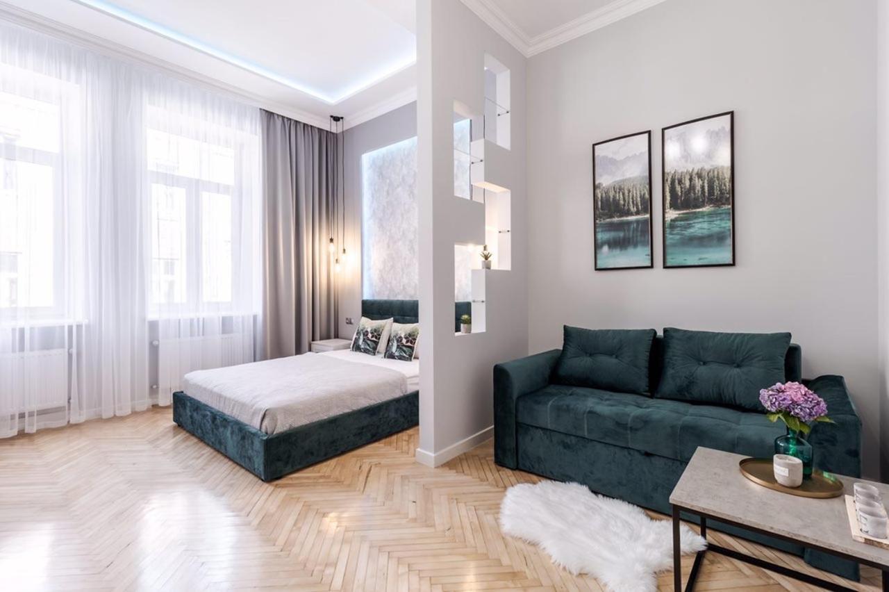 Modern Apartment Lviv Eksteriør billede